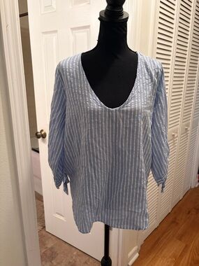 H & M Light Blue Striped V-Neck Women’s Tunic Top